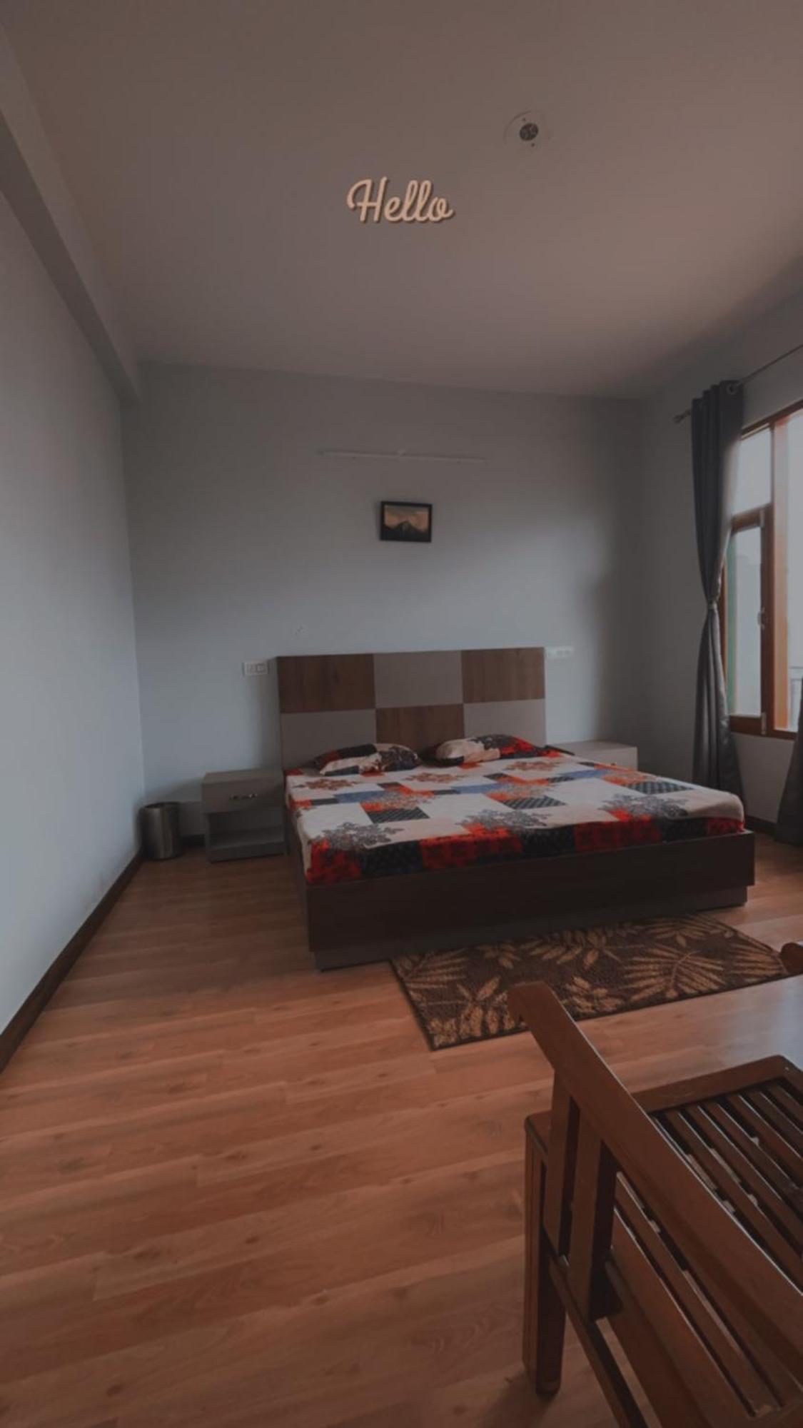 Lha Pomo Apartment Kyelang Exterior photo
