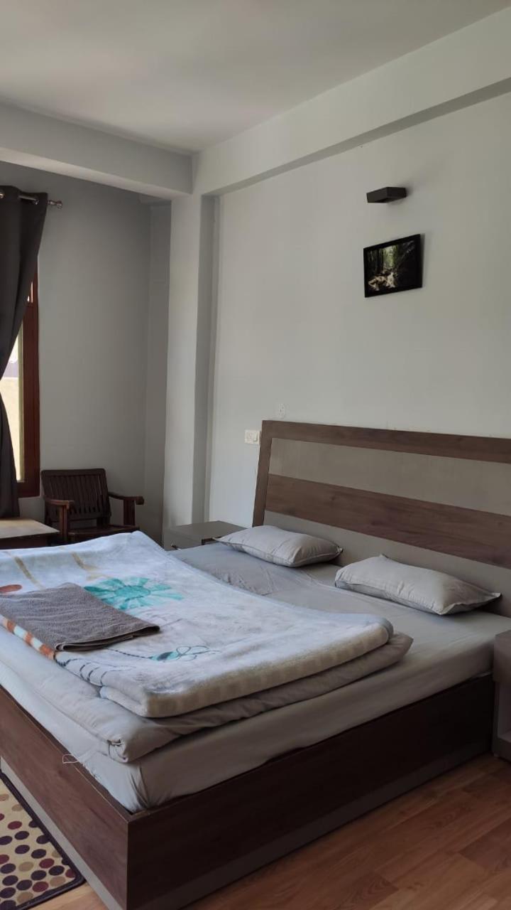 Lha Pomo Apartment Kyelang Exterior photo